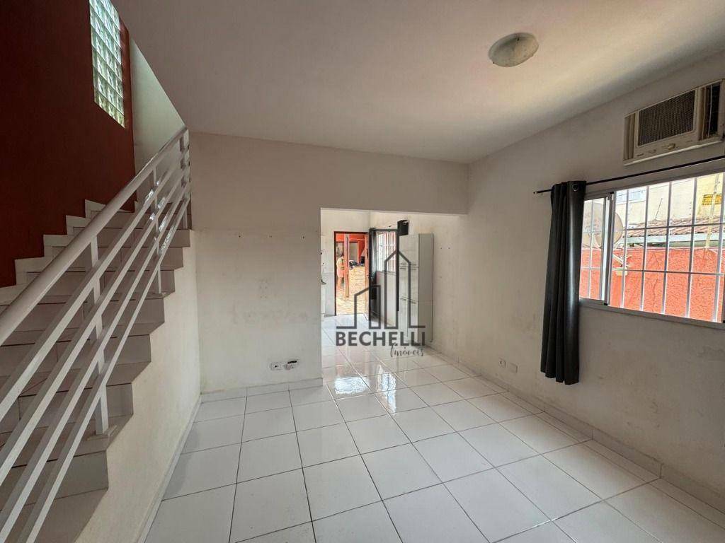 Casa à venda com 2 quartos, 118m² - Foto 1