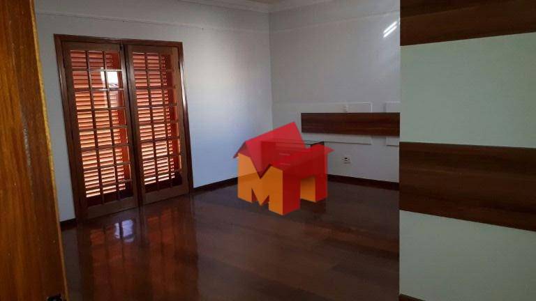 Casa à venda com 3 quartos, 304m² - Foto 10