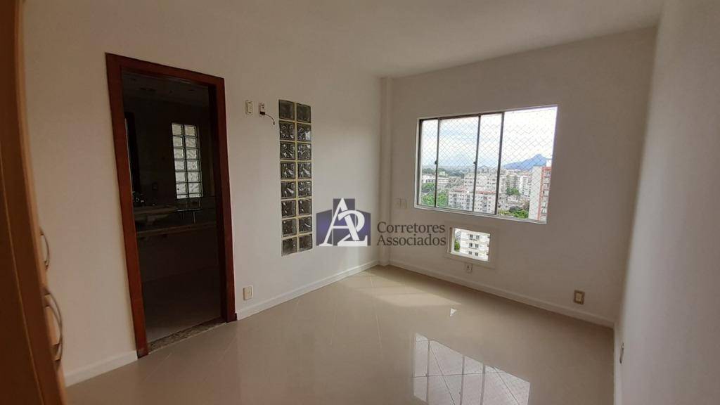 Apartamento à venda com 2 quartos, 75m² - Foto 4