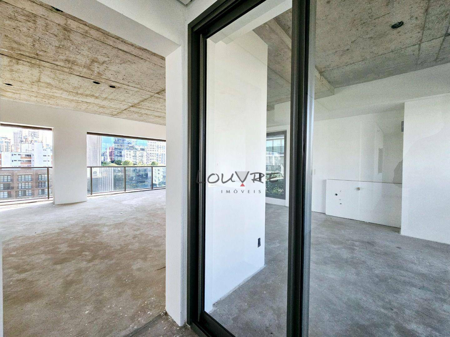 Apartamento à venda com 3 quartos, 227m² - Foto 14