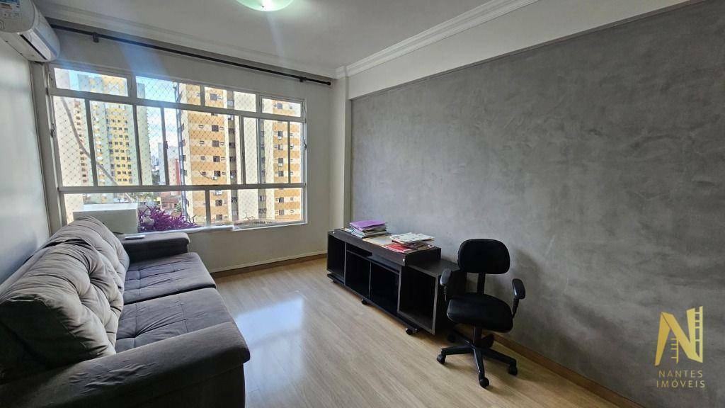 Apartamento à venda com 3 quartos, 94m² - Foto 2