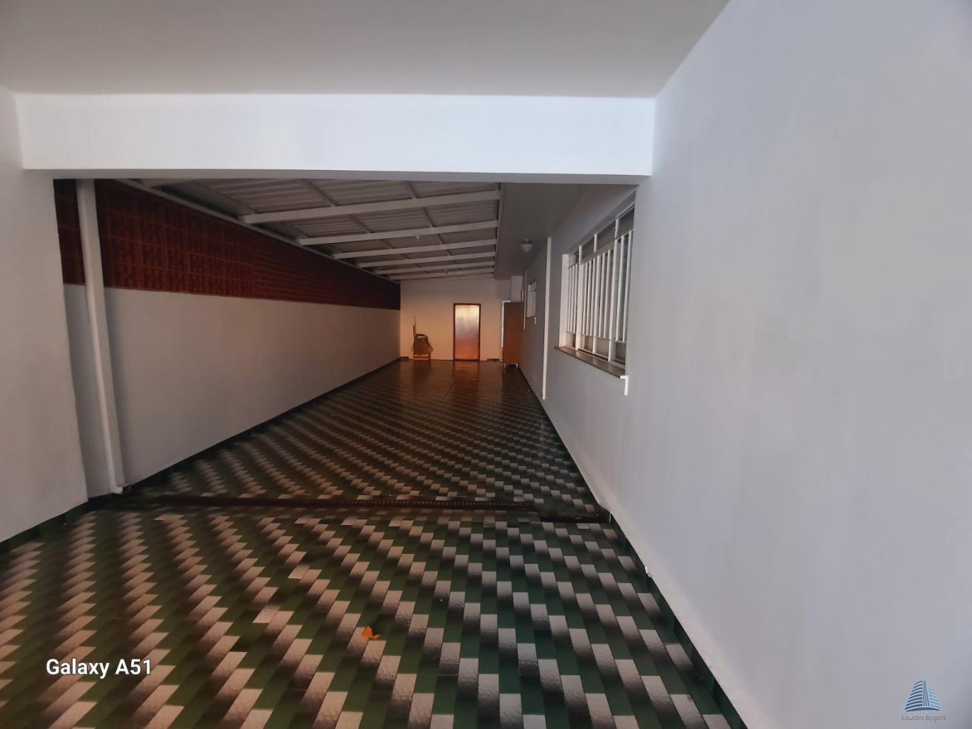 Casa para alugar com 4 quartos, 348m² - Foto 3