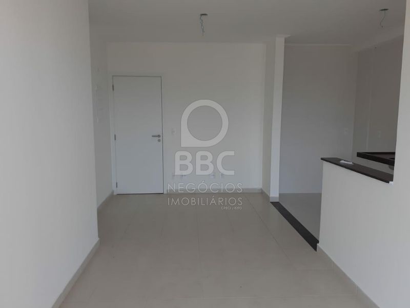 Apartamento à venda com 2 quartos, 83m² - Foto 2