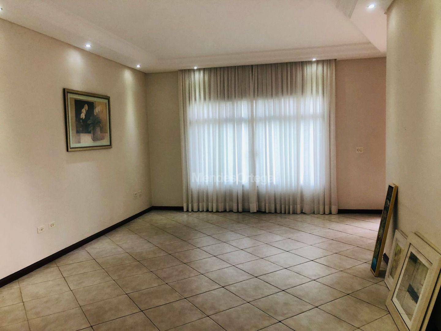 Casa de Condomínio à venda com 3 quartos, 240m² - Foto 3