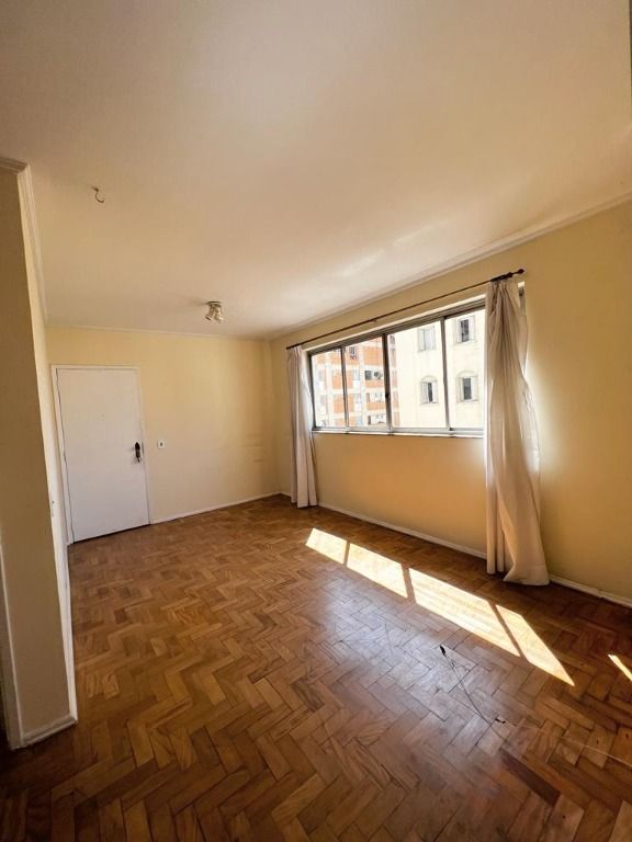 Apartamento à venda com 3 quartos, 95m² - Foto 2