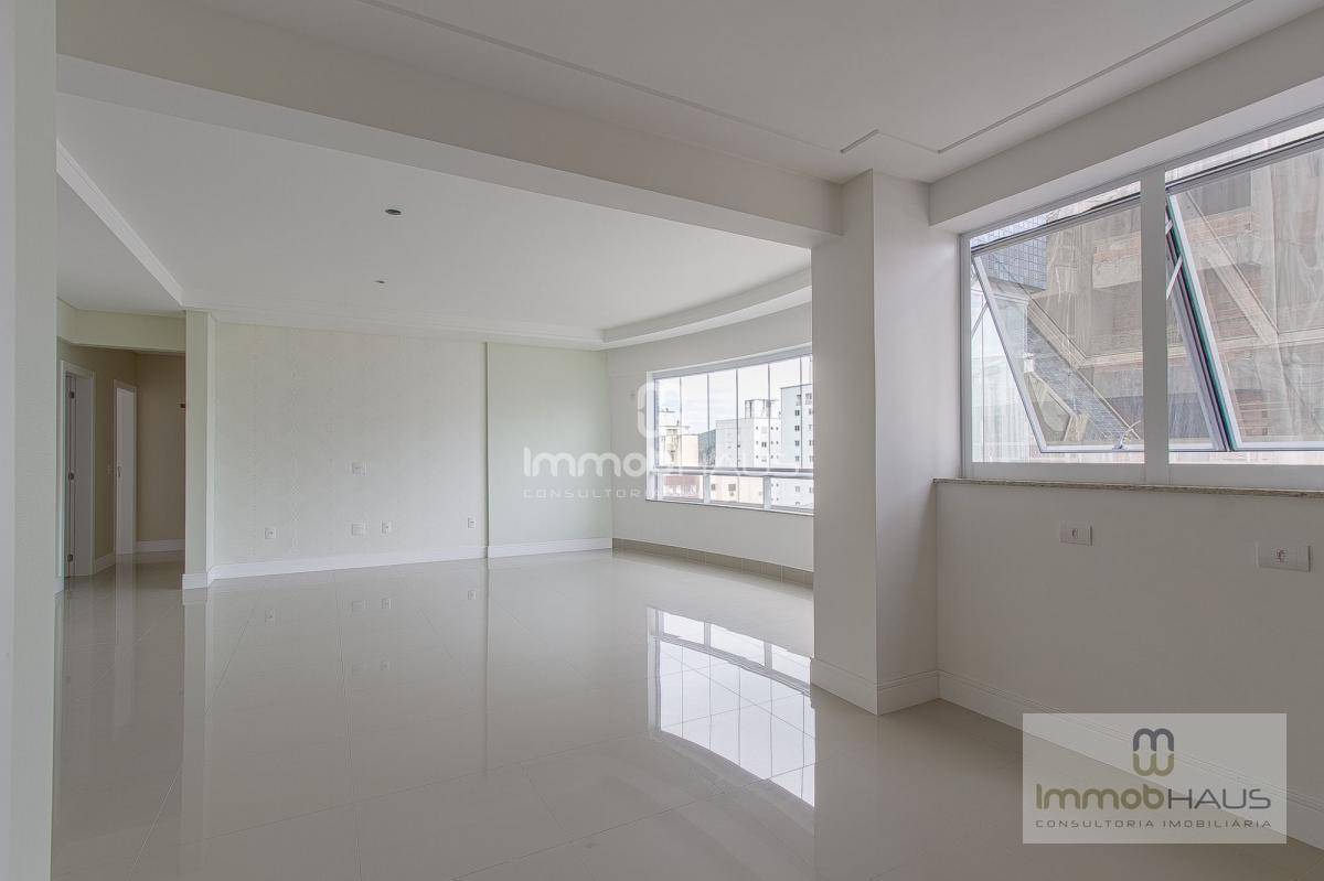 Apartamento à venda com 3 quartos, 122m² - Foto 14