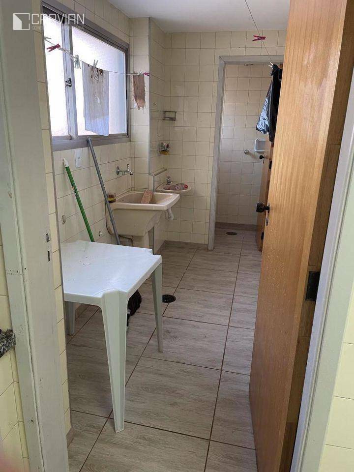 Apartamento à venda com 2 quartos, 100m² - Foto 4