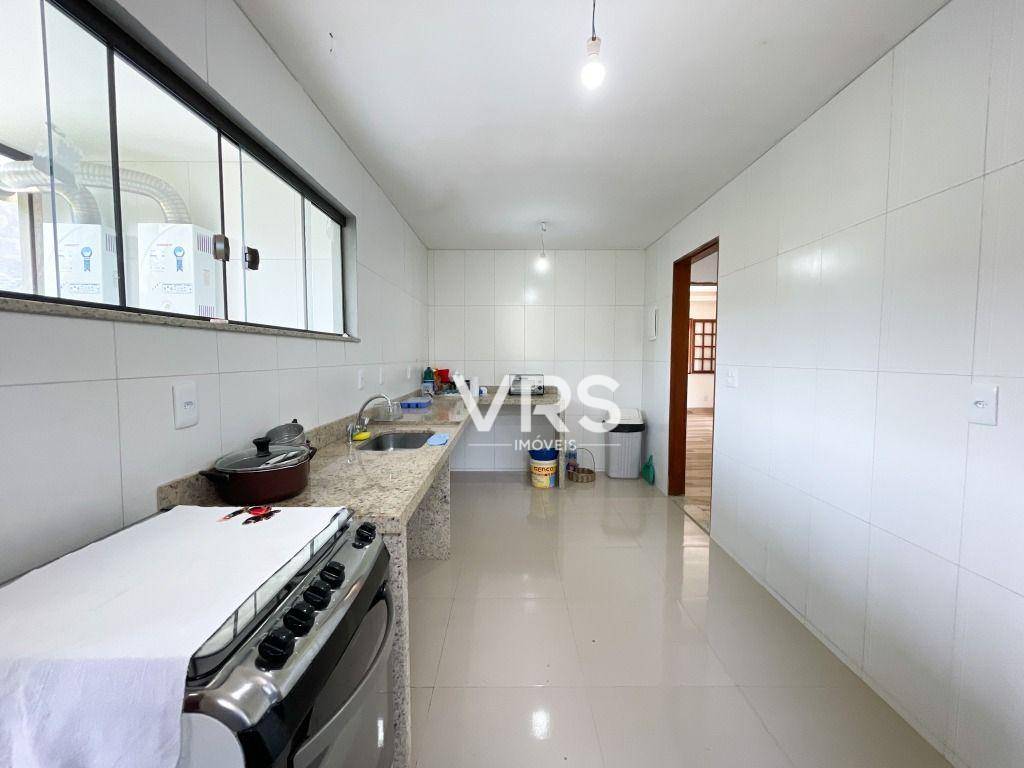 Casa de Condomínio à venda com 4 quartos, 275m² - Foto 18