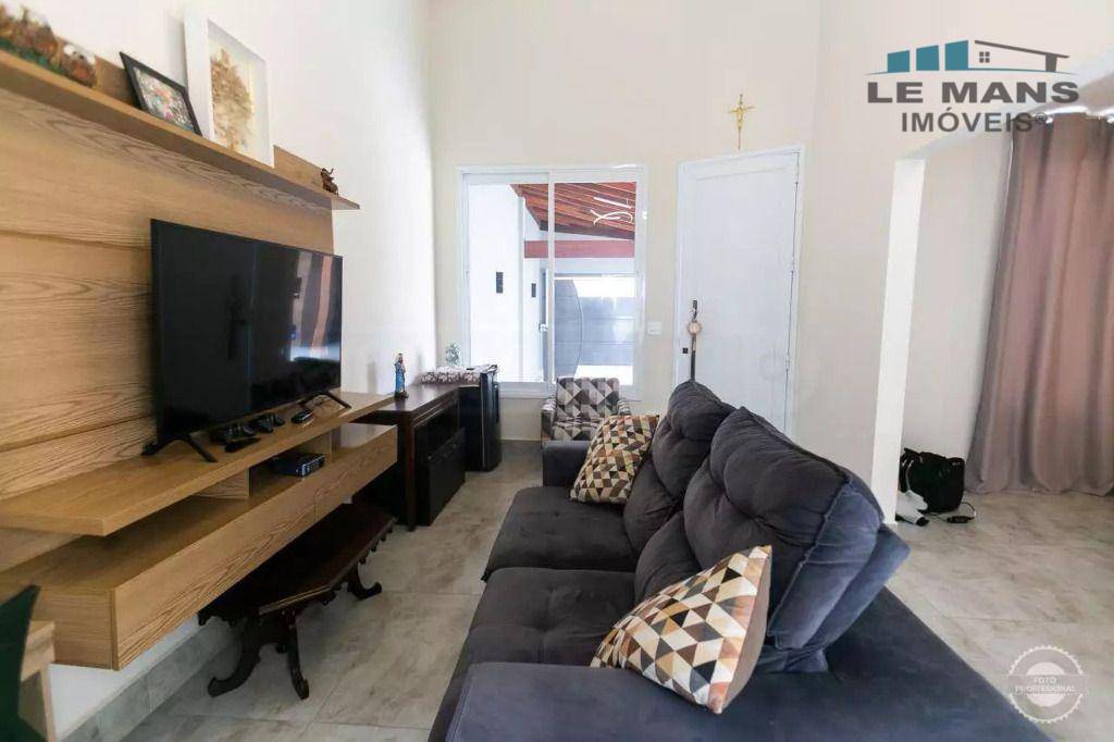 Casa à venda com 3 quartos, 150m² - Foto 2