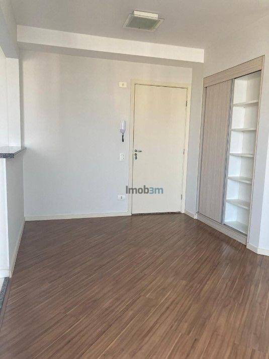 Apartamento para alugar com 3 quartos, 72m² - Foto 4