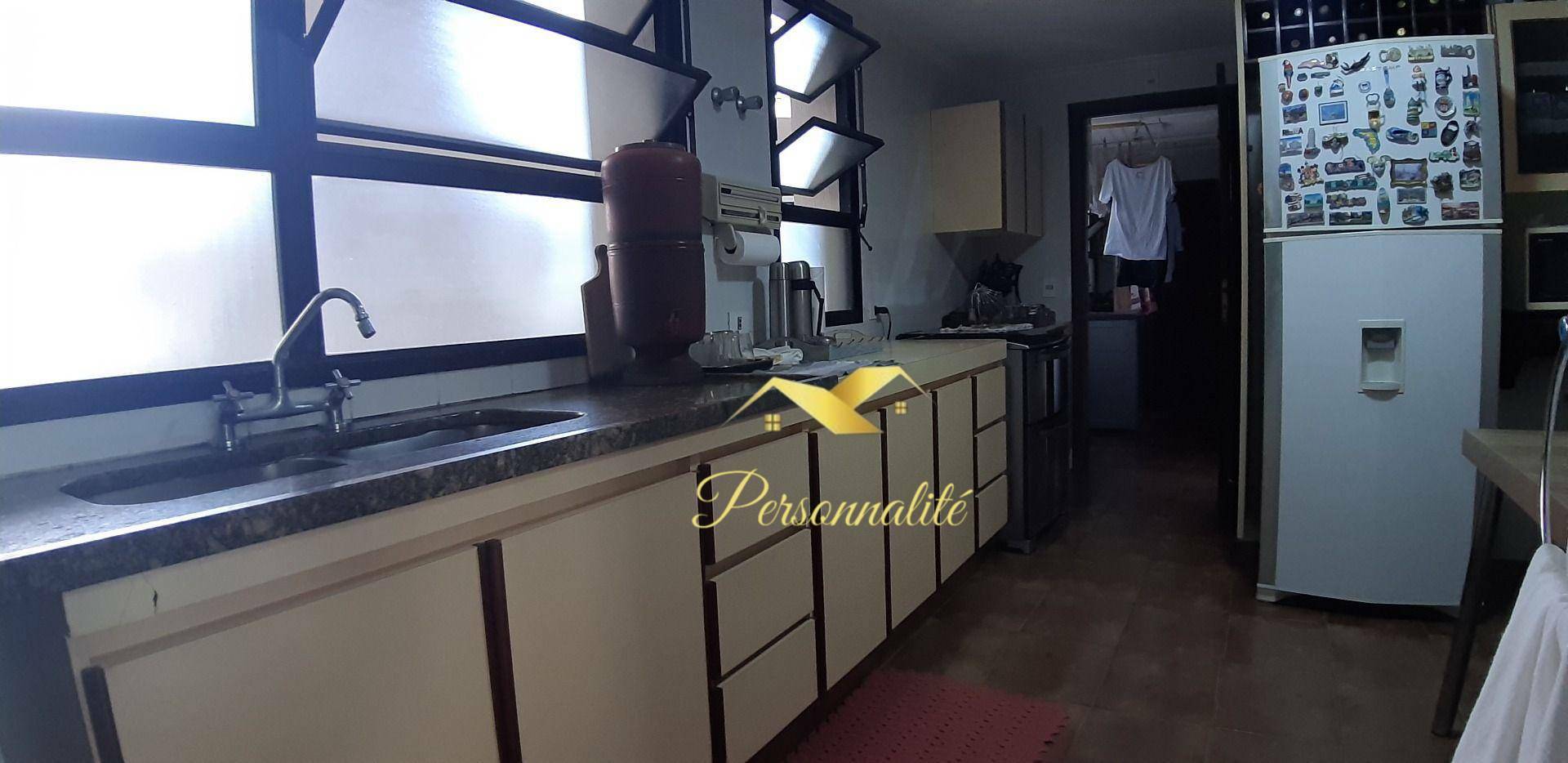 Apartamento à venda com 3 quartos, 191m² - Foto 8