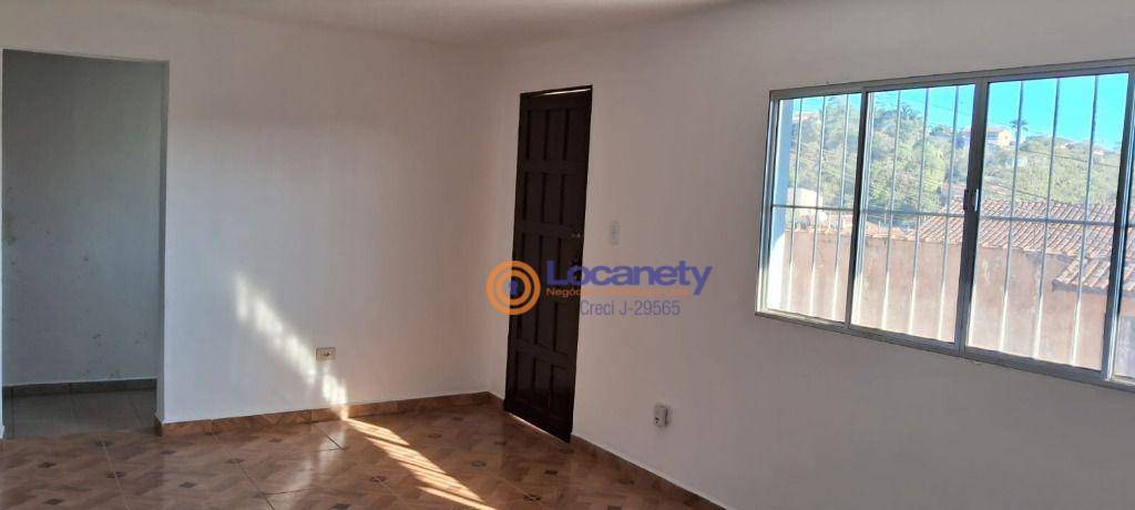 Casa para alugar com 3 quartos, 90m² - Foto 12