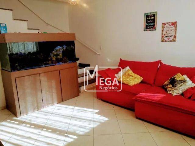 Casa à venda com 2 quartos, 65m² - Foto 1