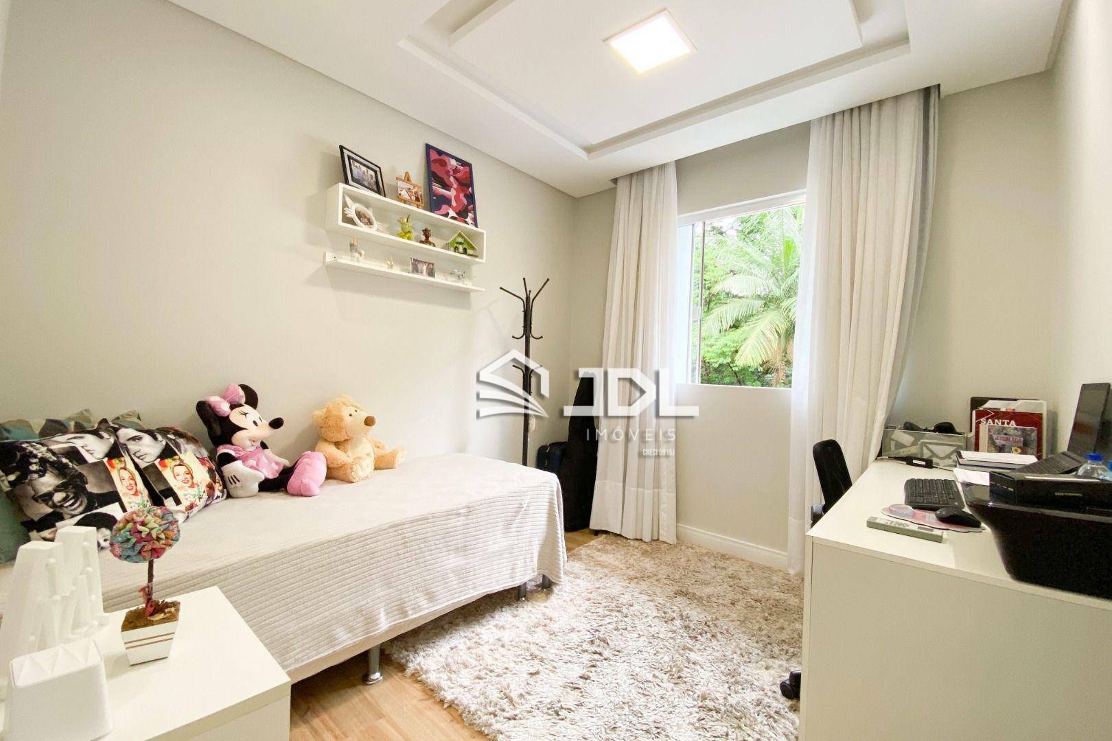 Casa à venda com 3 quartos, 169m² - Foto 8