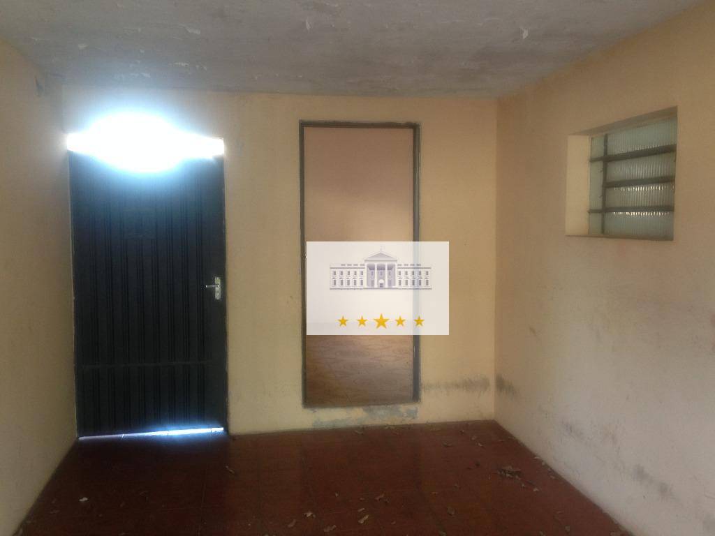 Casa à venda com 3 quartos, 152m² - Foto 1