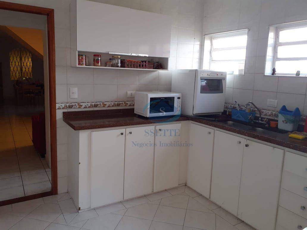 Sobrado à venda com 3 quartos, 200m² - Foto 2