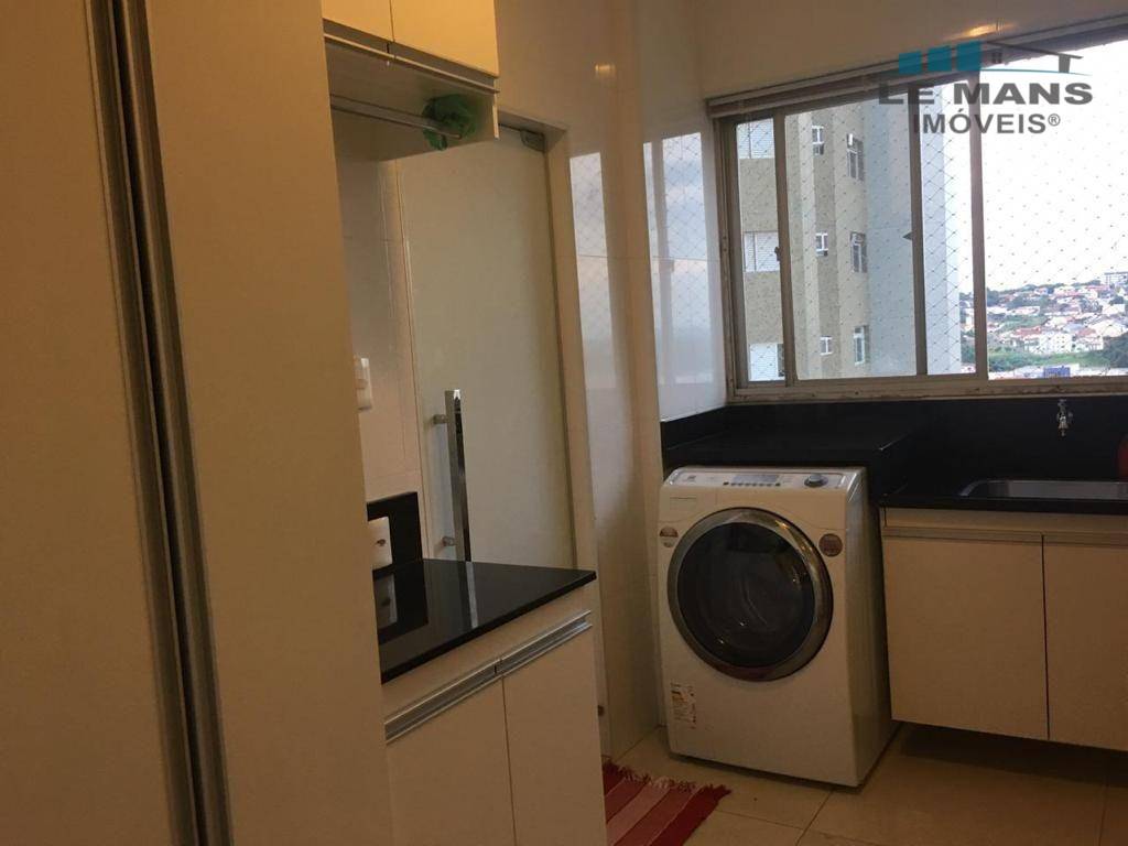 Apartamento à venda com 3 quartos, 145m² - Foto 2