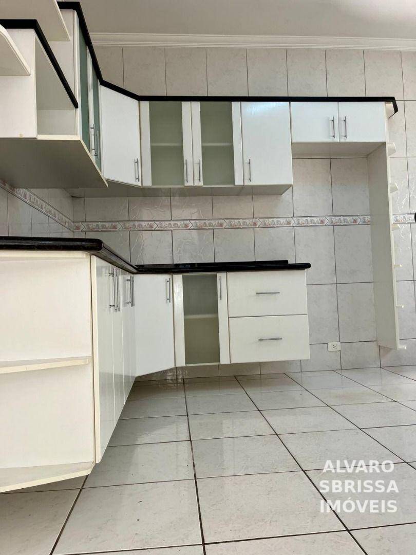 Casa à venda com 4 quartos, 246m² - Foto 9