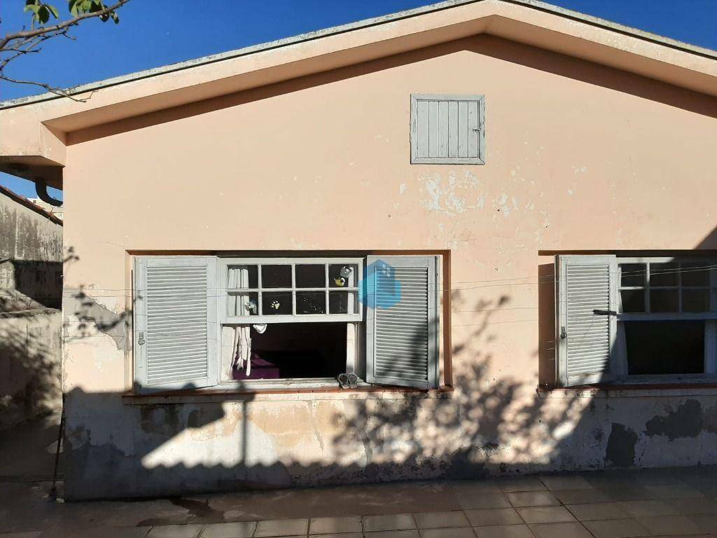 Casa à venda com 3 quartos, 197m² - Foto 2