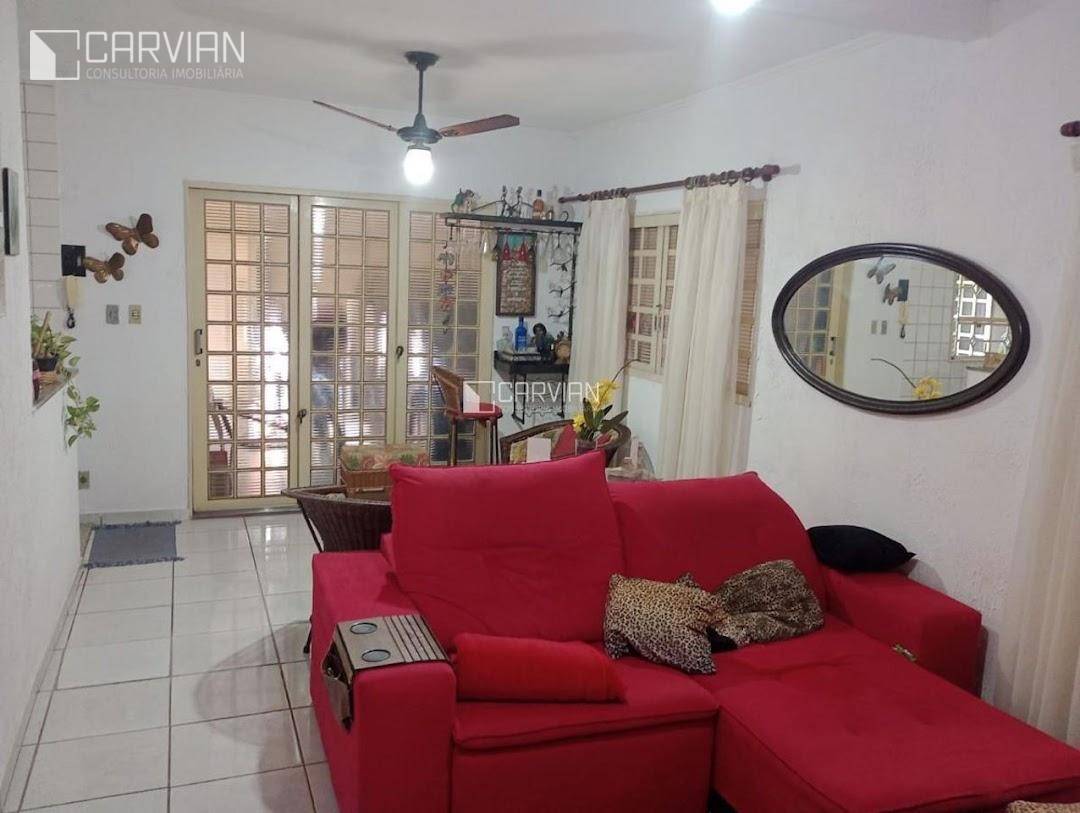 Casa à venda com 4 quartos, 200m² - Foto 3