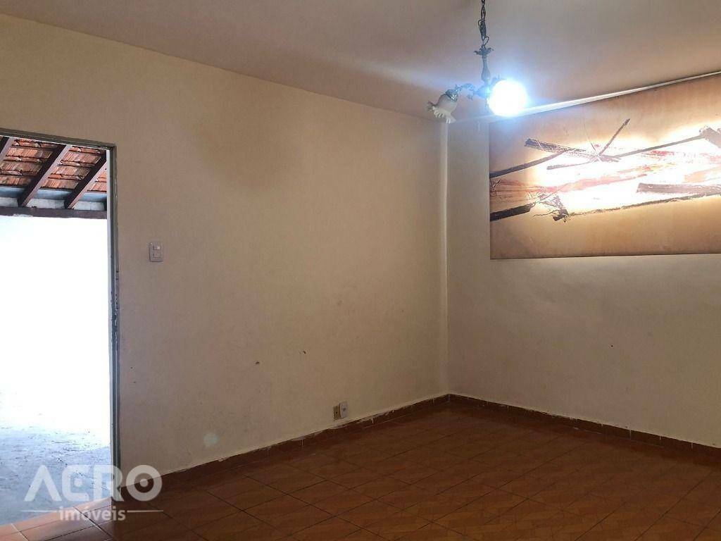 Casa para alugar com 3 quartos, 90m² - Foto 4