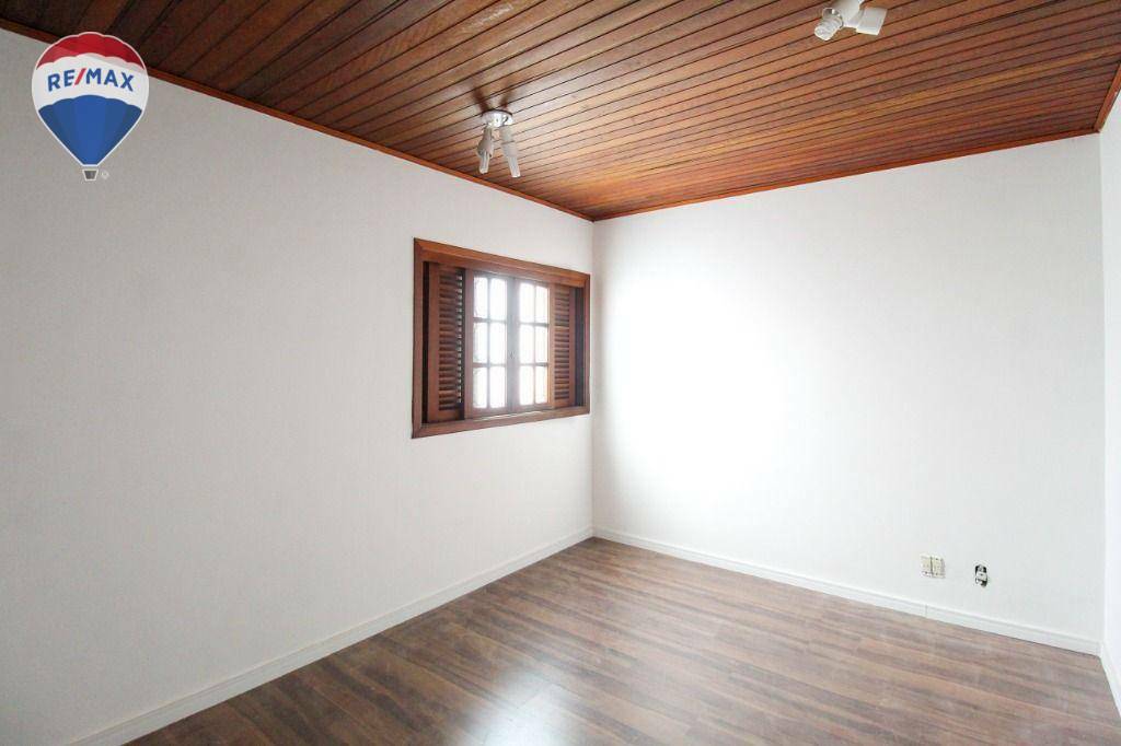 Casa para alugar com 4 quartos, 320m² - Foto 16