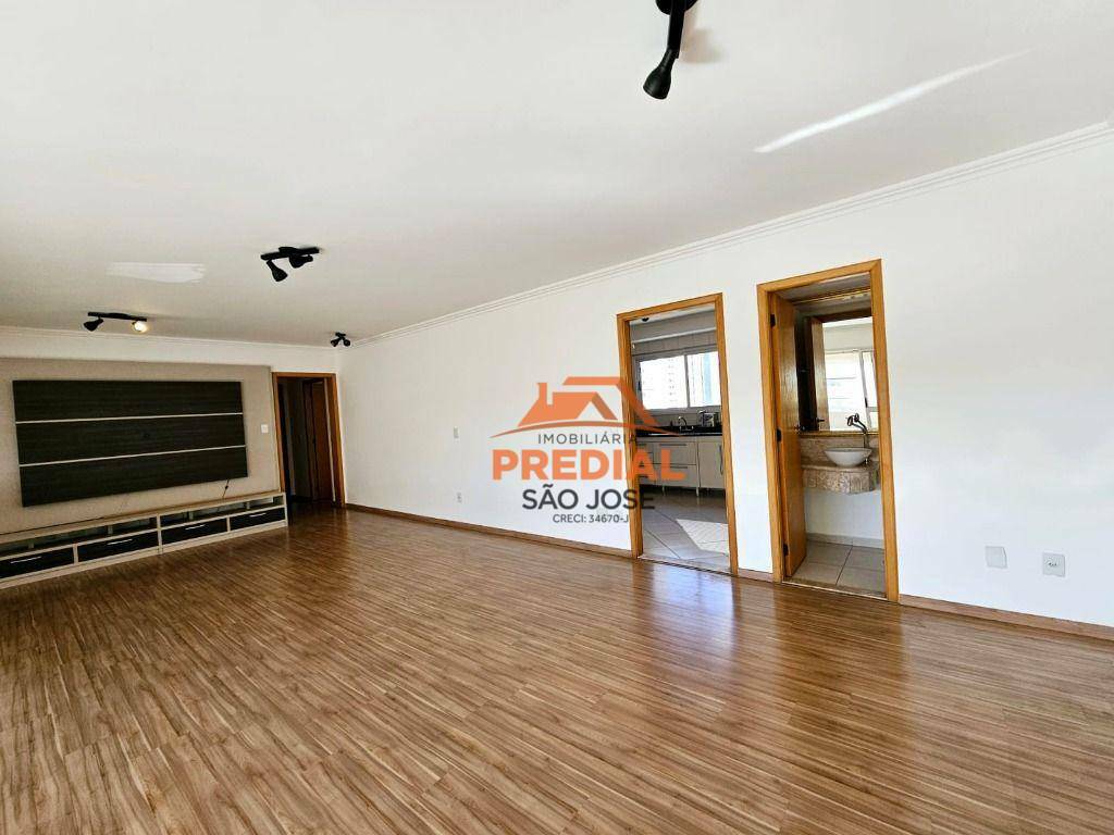 Apartamento à venda com 3 quartos, 150m² - Foto 4