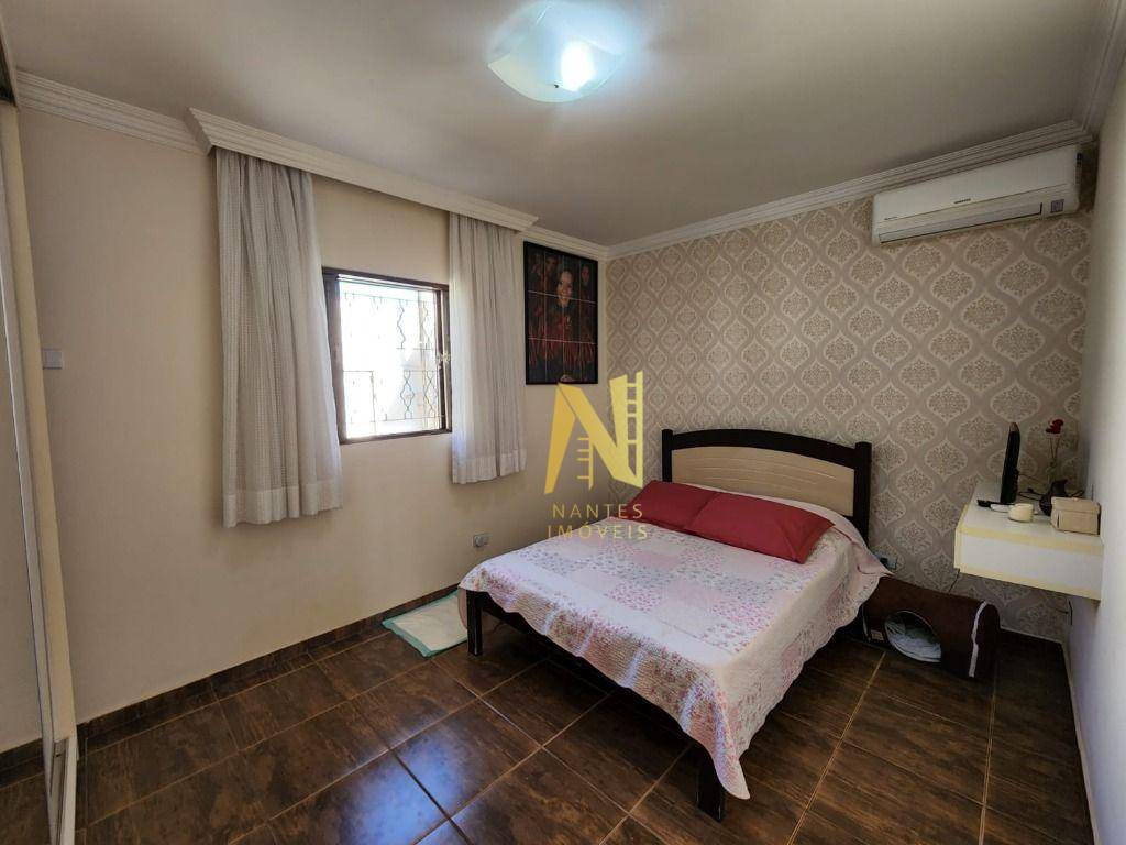 Casa à venda com 3 quartos, 320m² - Foto 28