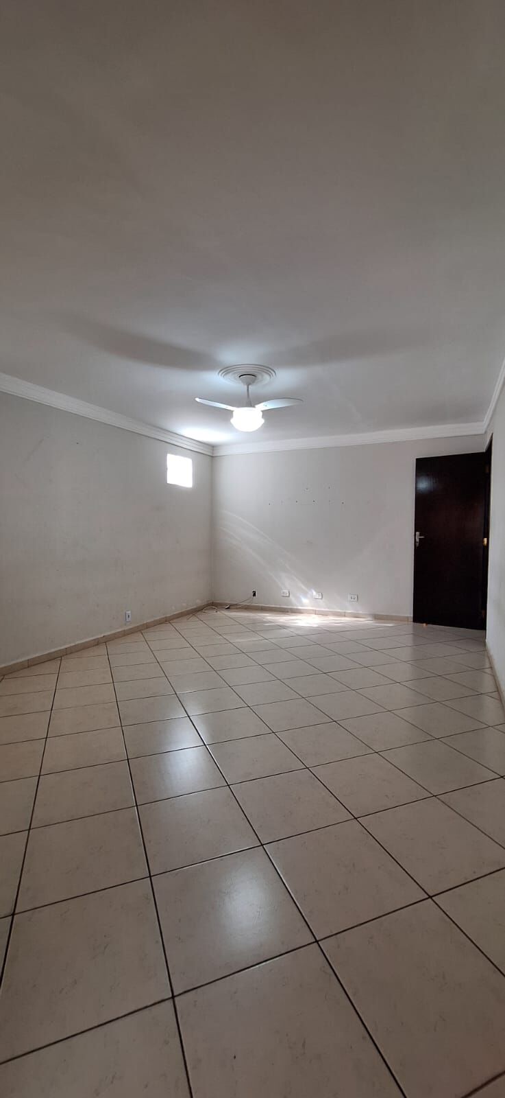 Casa à venda com 4 quartos, 250m² - Foto 2