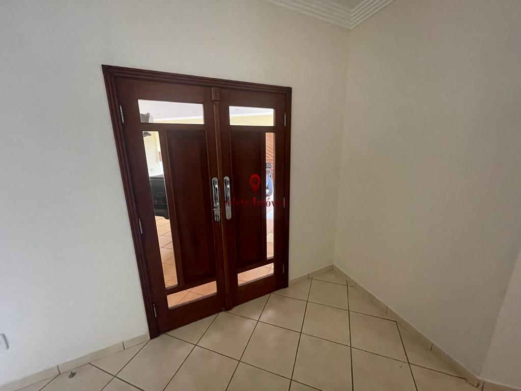 Casa à venda com 4 quartos, 647m² - Foto 3