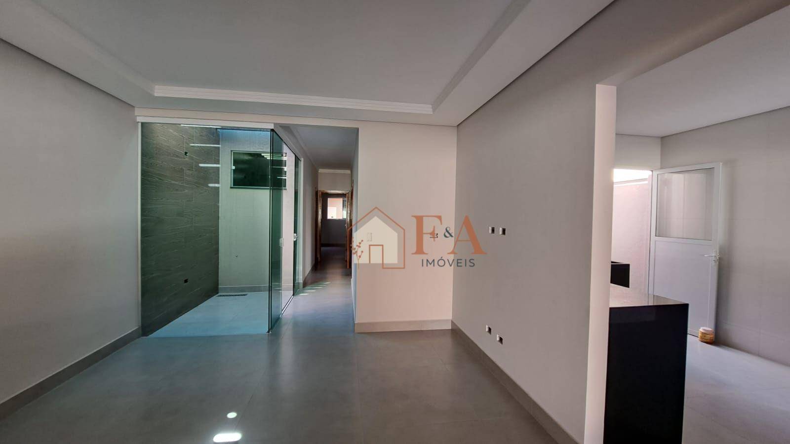 Casa à venda com 3 quartos, 157m² - Foto 1