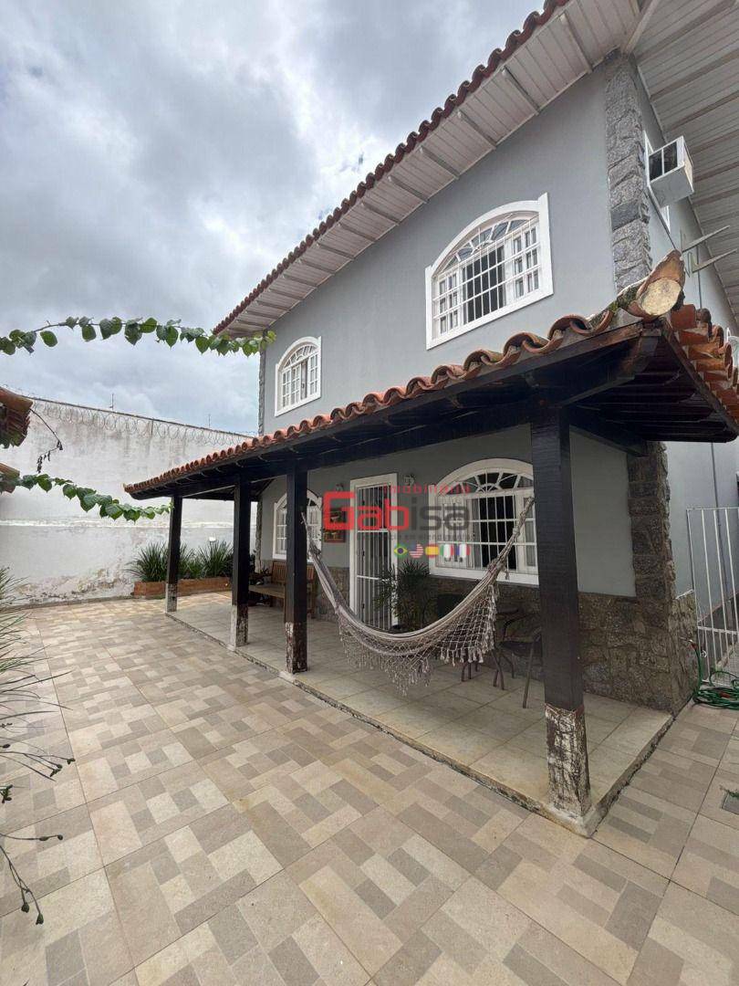 Casa à venda com 5 quartos, 300m² - Foto 32