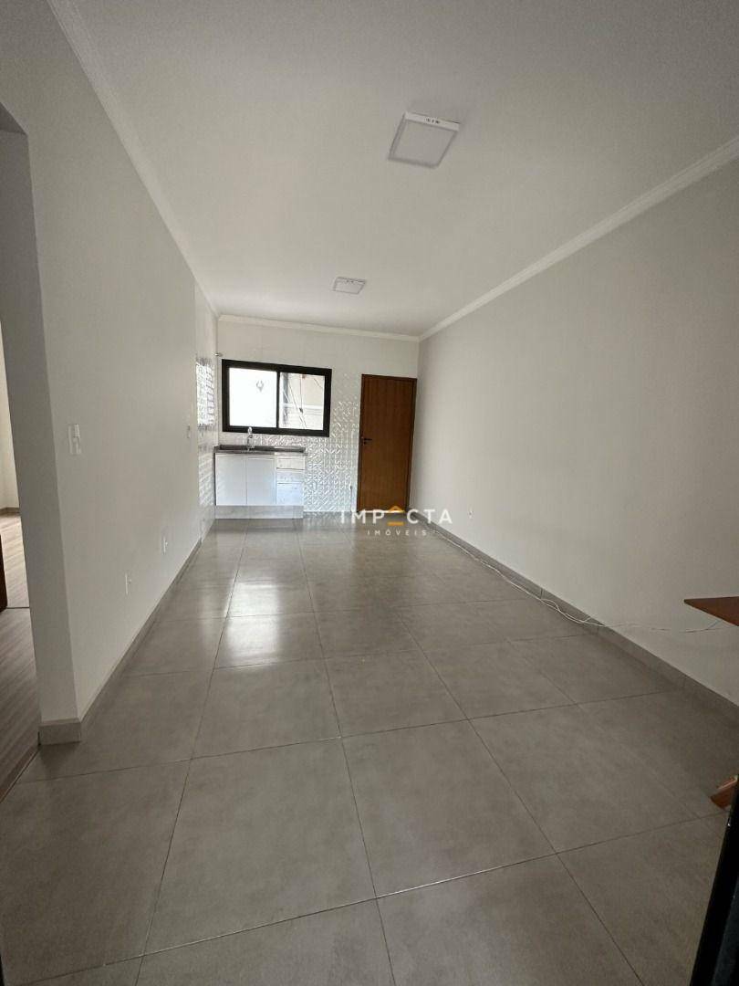 Casa à venda com 2 quartos, 70m² - Foto 3