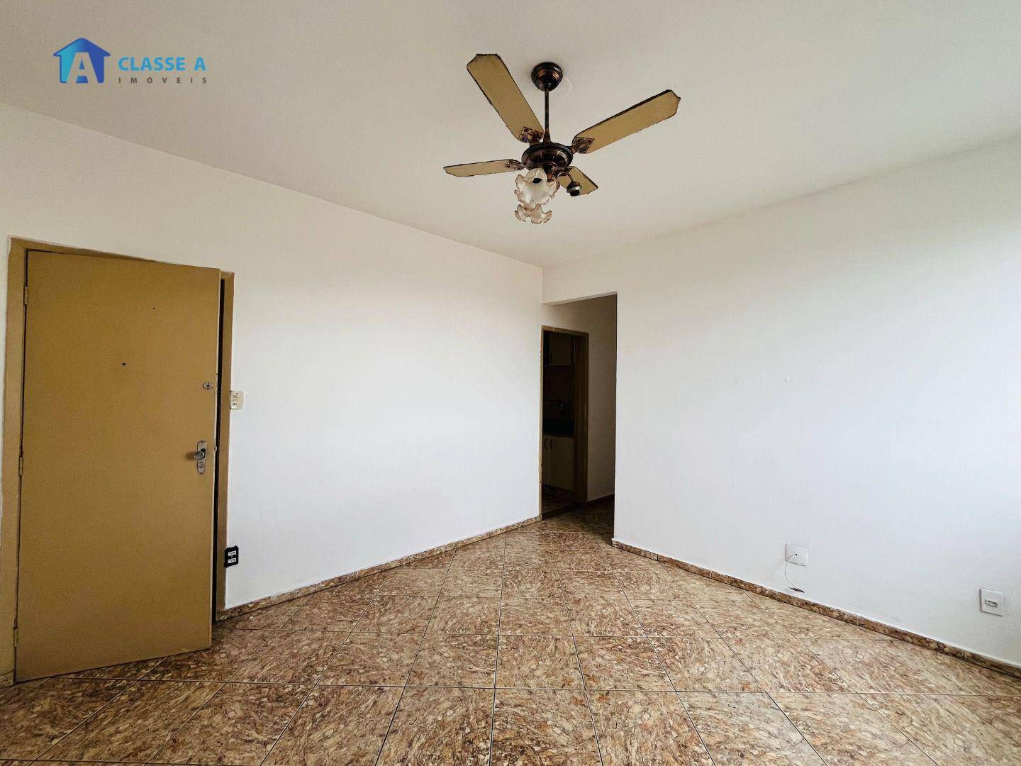 Apartamento à venda com 3 quartos, 105m² - Foto 1