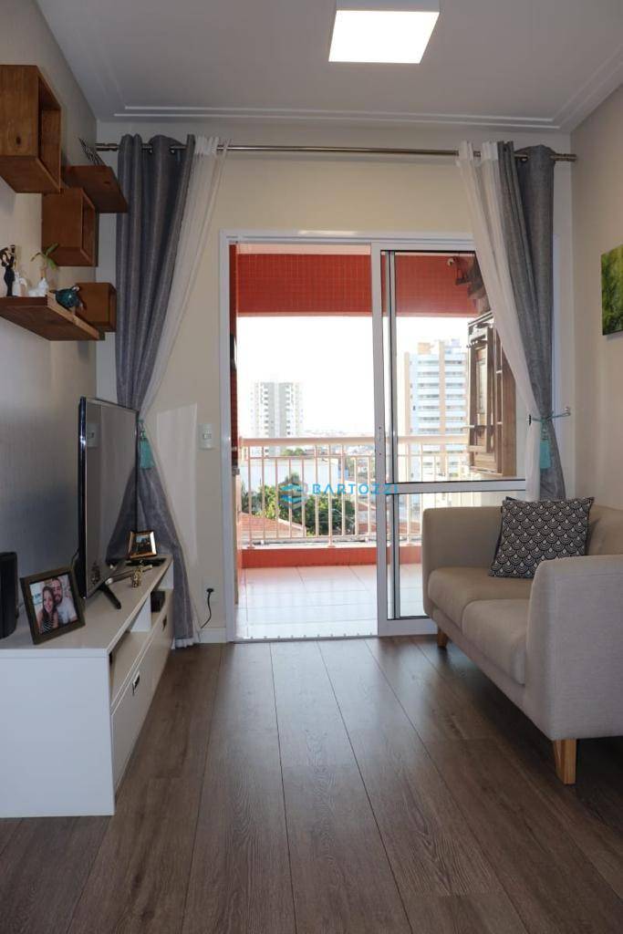 Apartamento à venda com 2 quartos, 66m² - Foto 2