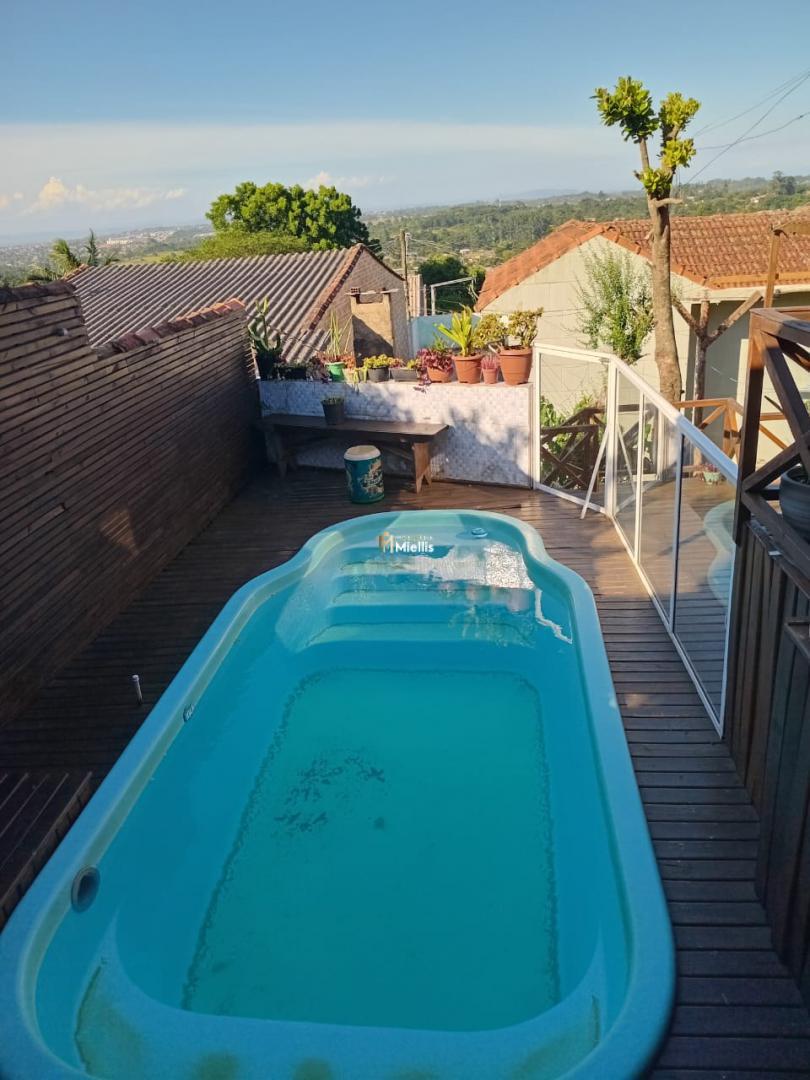 Casa à venda com 3 quartos, 230m² - Foto 1