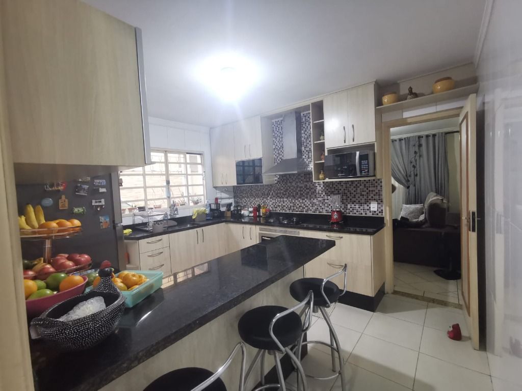 Sobrado à venda com 2 quartos, 162m² - Foto 5