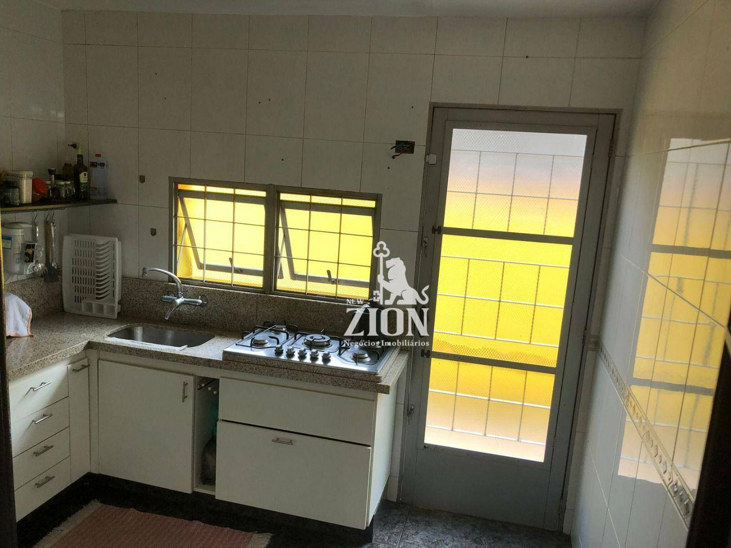 Casa à venda com 3 quartos, 200m² - Foto 27