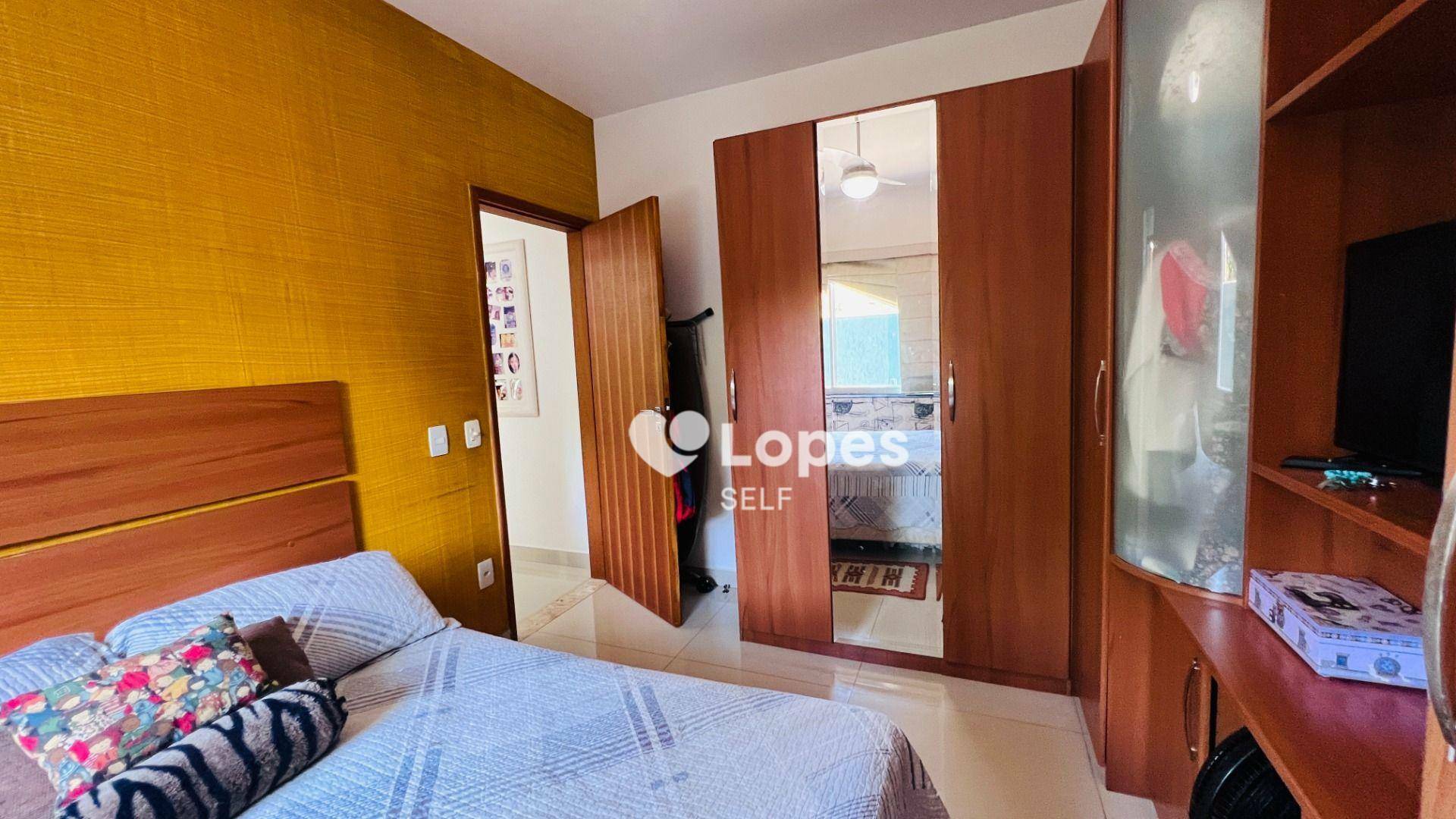 Casa à venda com 4 quartos, 220m² - Foto 14