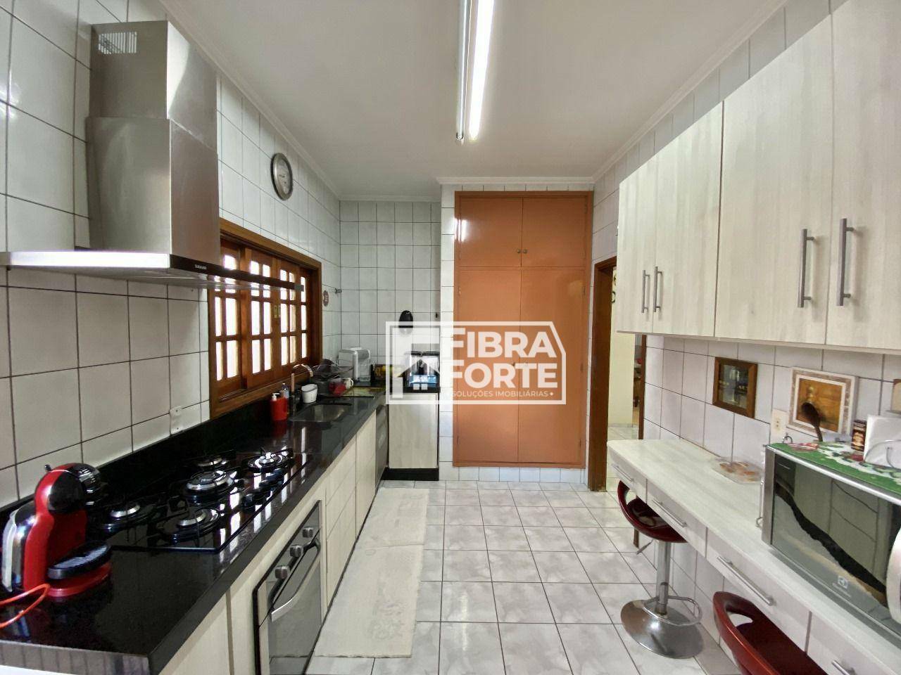 Casa à venda com 3 quartos, 208m² - Foto 29