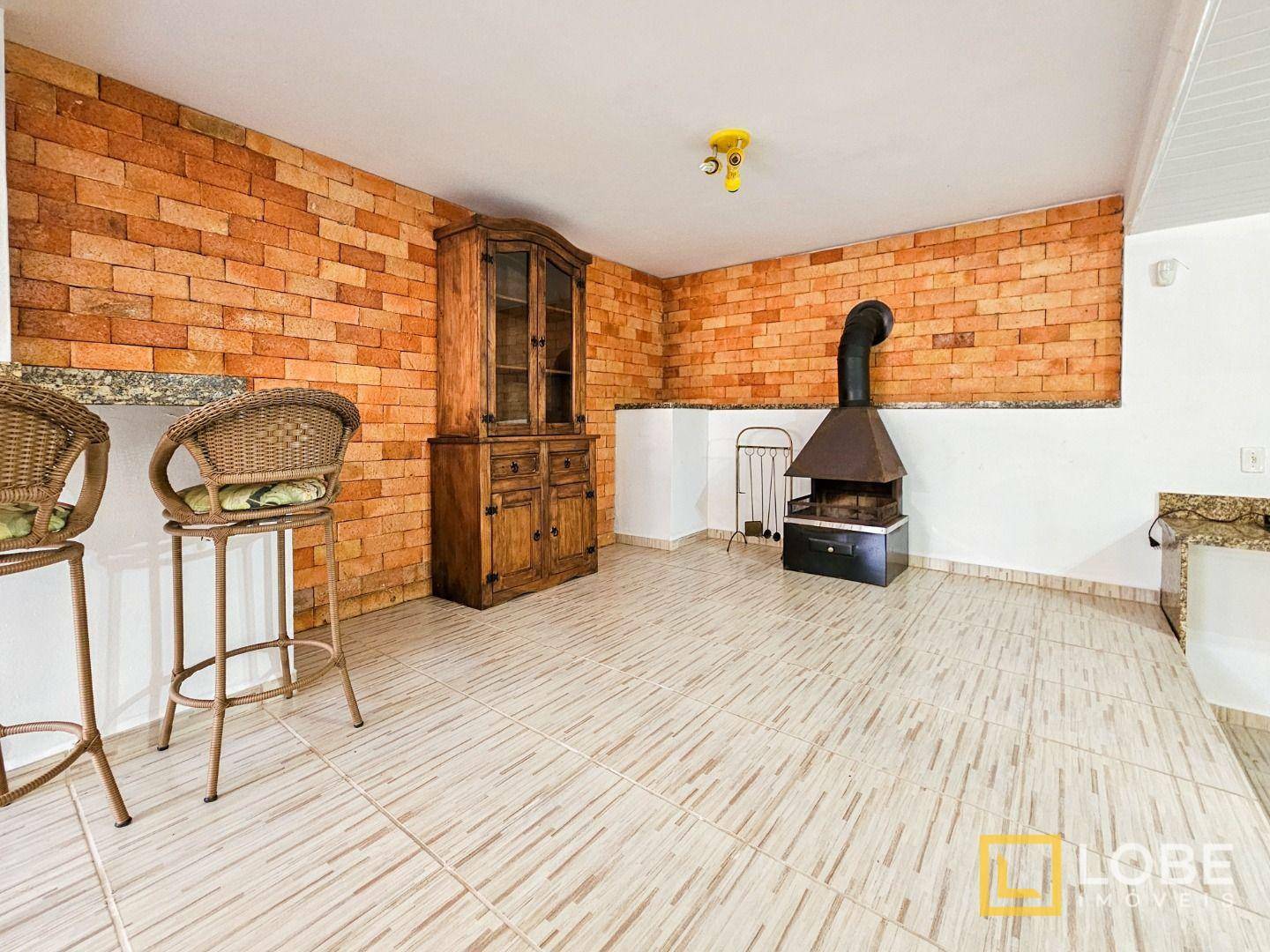 Casa à venda com 3 quartos, 300m² - Foto 35