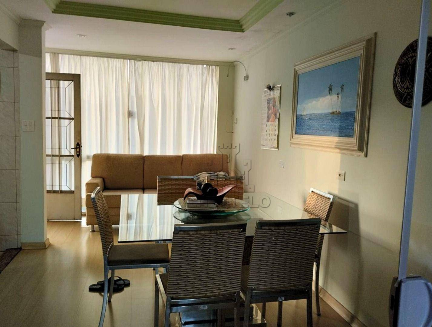 Sobrado à venda com 7 quartos, 200m² - Foto 1