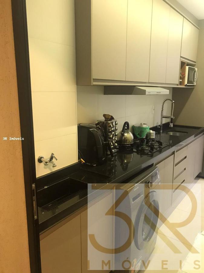 Apartamento à venda com 2 quartos, 60m² - Foto 1