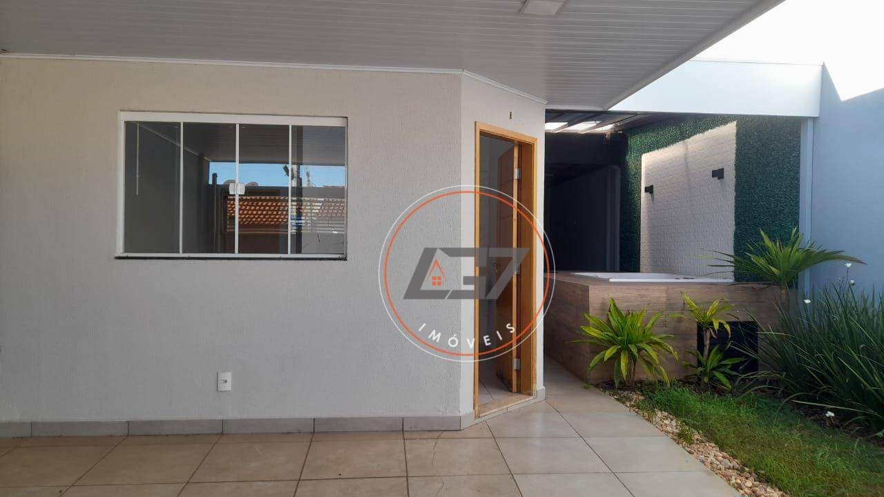 Casa à venda com 2 quartos, 80m² - Foto 2