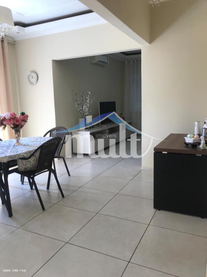 Casa à venda com 3 quartos, 396m² - Foto 9