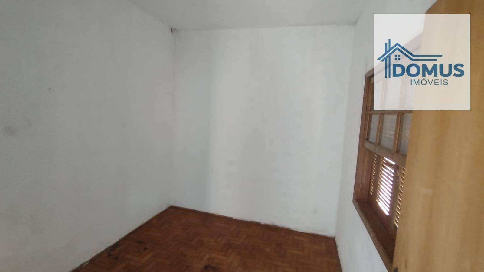 Casa à venda com 3 quartos, 200m² - Foto 11