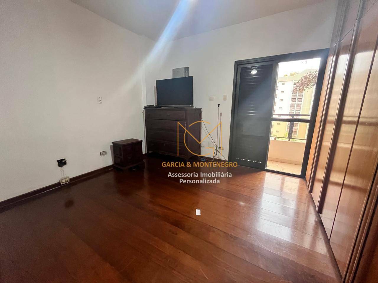 Apartamento à venda com 4 quartos, 267m² - Foto 15