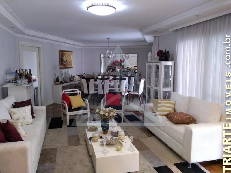 Apartamento à venda com 3 quartos, 212m² - Foto 1