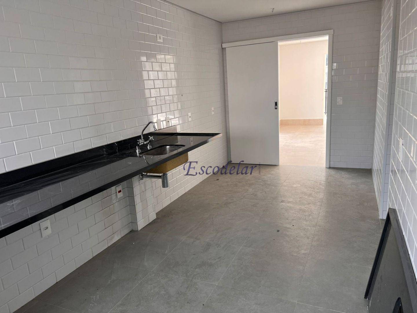 Apartamento à venda com 4 quartos, 226m² - Foto 5