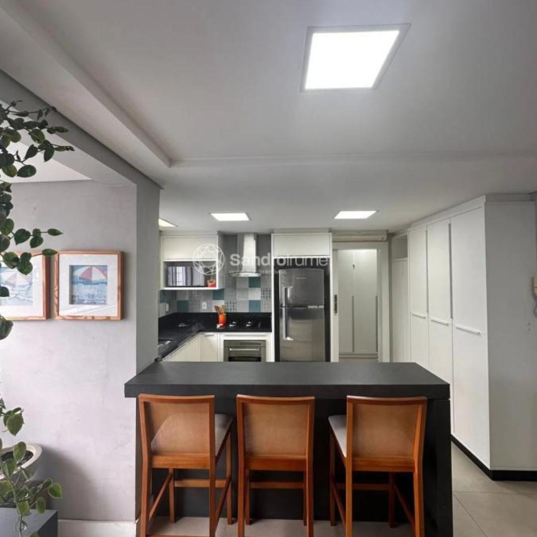 Apartamento à venda com 2 quartos, 100m² - Foto 3